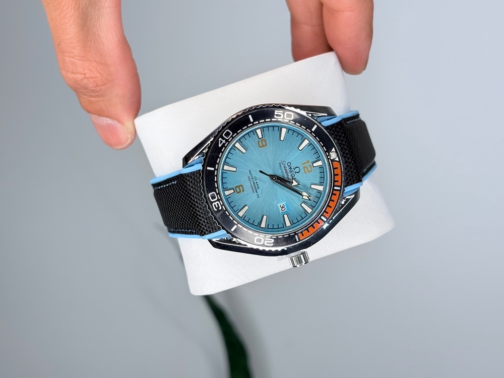 امگا برزنتی  طرح اصلی  مدل Seamaster
