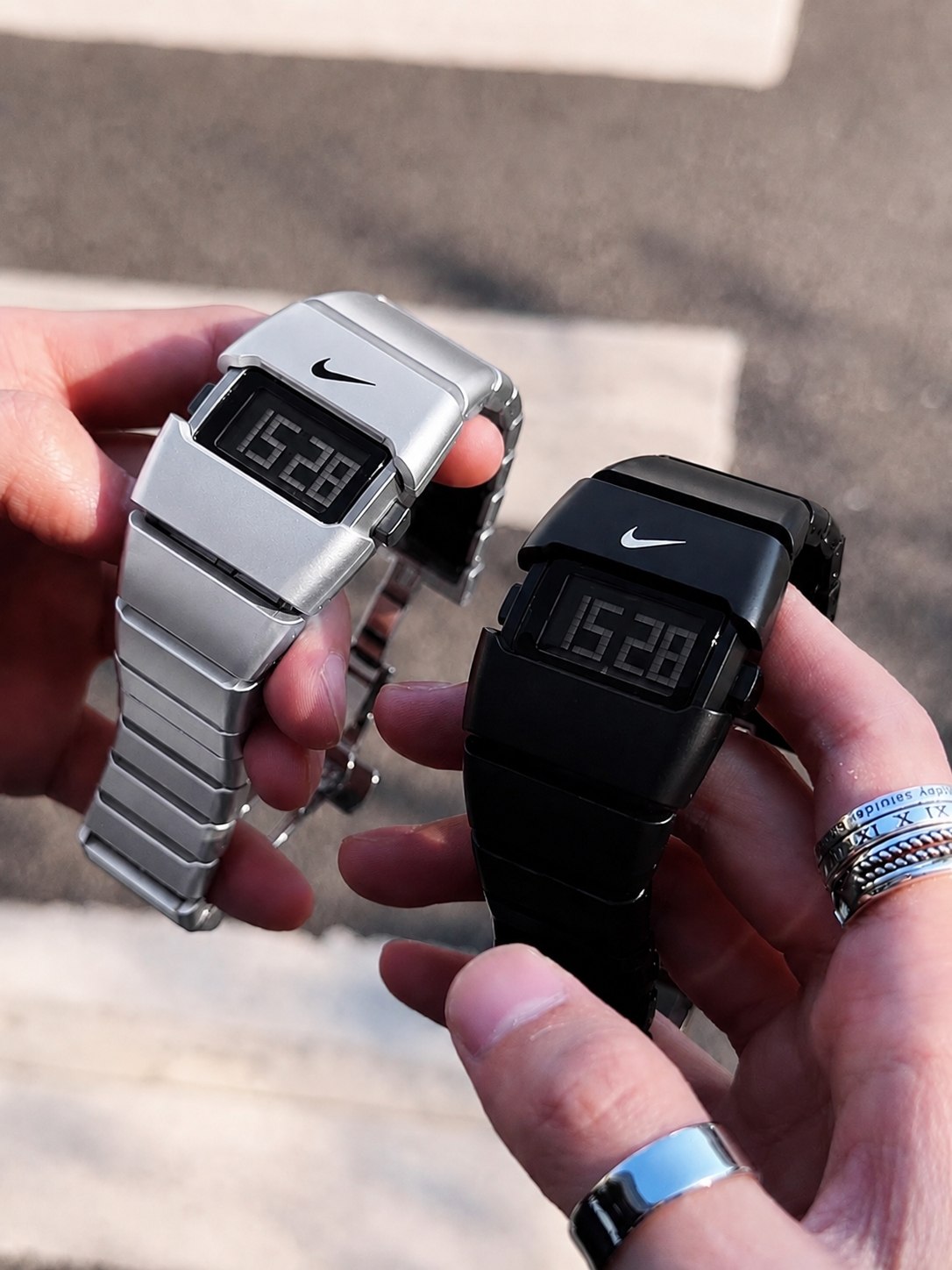 NIKE   TRIAX نایکی تریاکس  طراحی خاص  صفحه دیحیتالی  پشت پیچی  ارگونومیک  قفل پروانه ای  بند لاکی و رابر